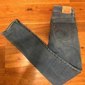Levi’s mid-rise skinny jeans 28x34